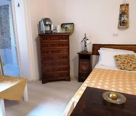 Bed & Breakfast Il Cortiletto Di Via Minniti Syracuse