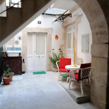 Bed & Breakfast Il Cortiletto Di Via Minniti Syracuse