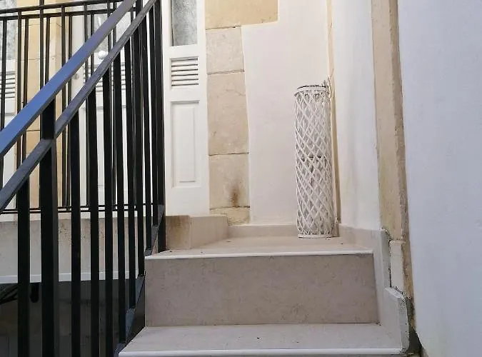 Il Cortiletto Di Via Minniti Bed & Breakfast 3*